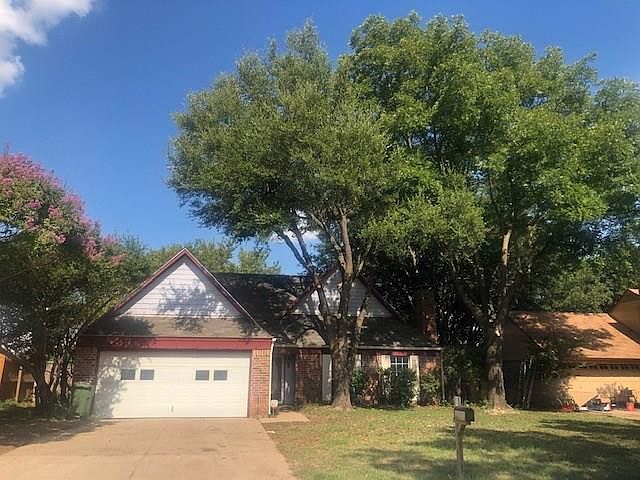 1st image of 4401 Oldfield Dr