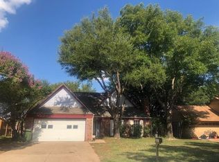 4401 Oldfield Dr, Arlington, TX 76016