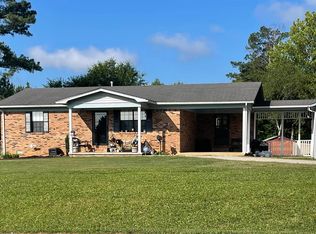 568 Circle Hill Dr, Selmer, TN 38375