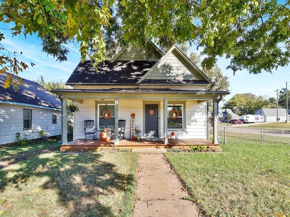 322 E Main St, Mulvane, KS 67110
