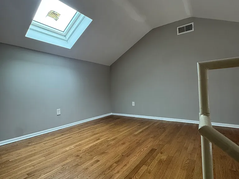53 Dunbar Ave #3 — Photo 20
