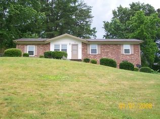 1905 Brook Hollow Rd, Johnson City, TN 37604