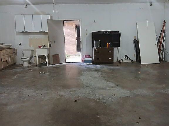 4th image of 517 McDivitt Dr