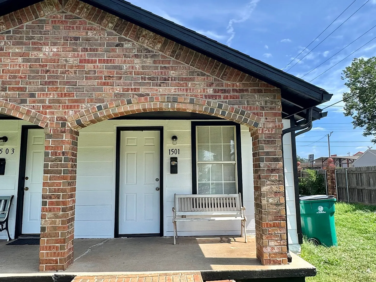 Cozy 1 Bed/1 Bath Single Family Duplex in Oklahoma City — Photo 3