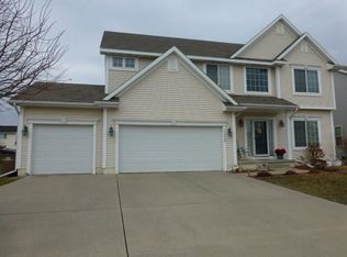 1210 10th Ave SE, Altoona, IA 50009