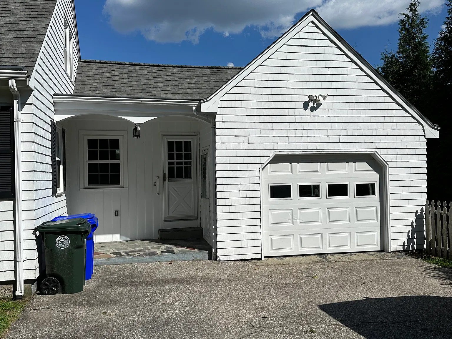 3 bed, 1900 sqft, $2,800 — Photo 3