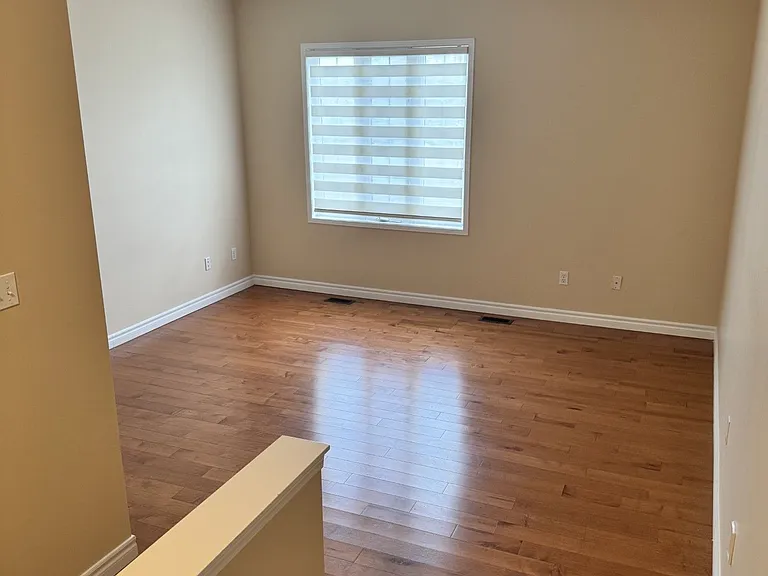 474 Denyes Way #UPPER — Photo 14