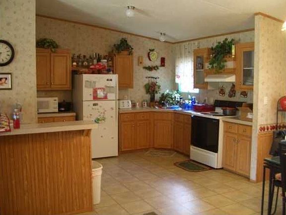 2nd image of 207 Bunte St