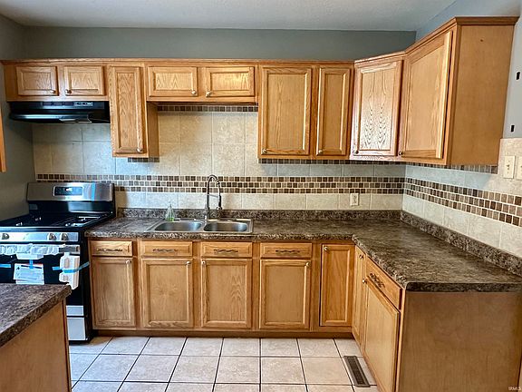 4th image of 921 Cottage Ave