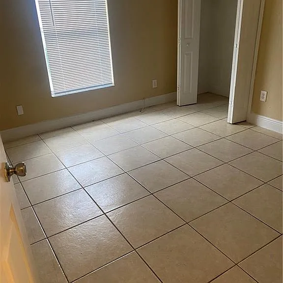 2702 Robin Ave S — Photo 3