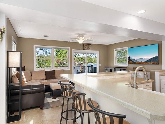 5th image of 1308 Bay Dr SE