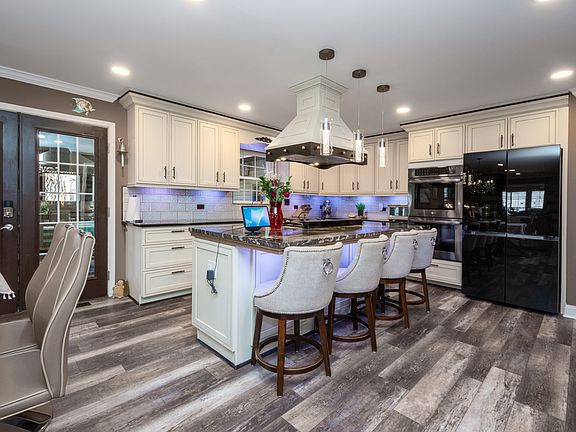 5th image of 10 Matts Rd