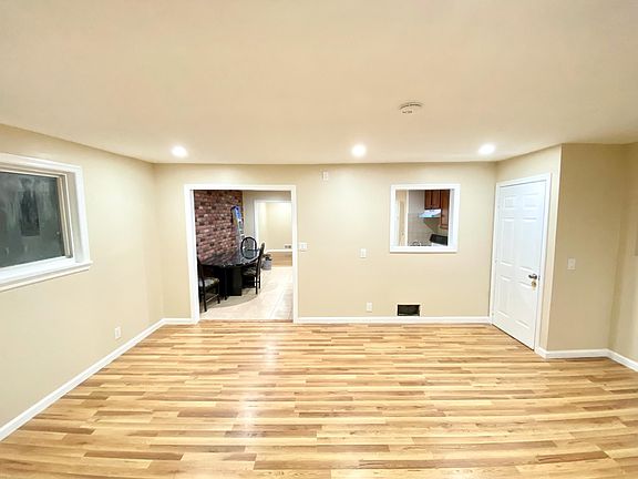 4th image of 126 Frederic St Floor 1
