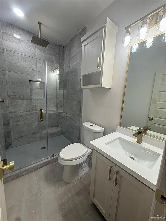 1214 Rosewood Ln — Photo 4