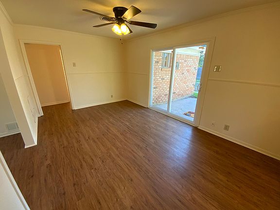 4th image of 2826 Shady Hill Dr