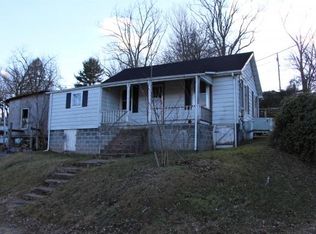 618 Cedar St, Bluff City, TN 37618