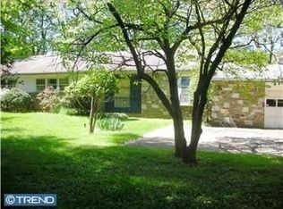 6034 Sheaff Ln, Fort Washington, PA 19034