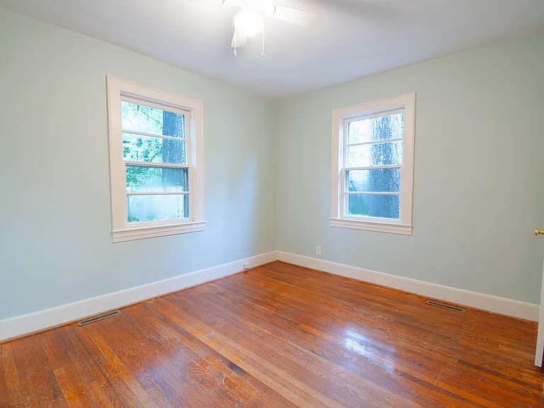 134 Lausanne Dr — Photo 12