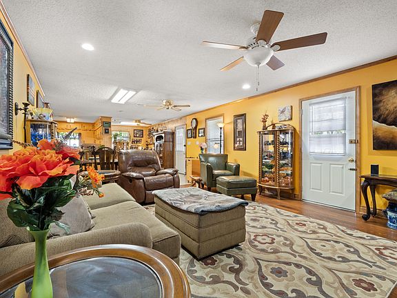 3rd image of 306 Green Dr
