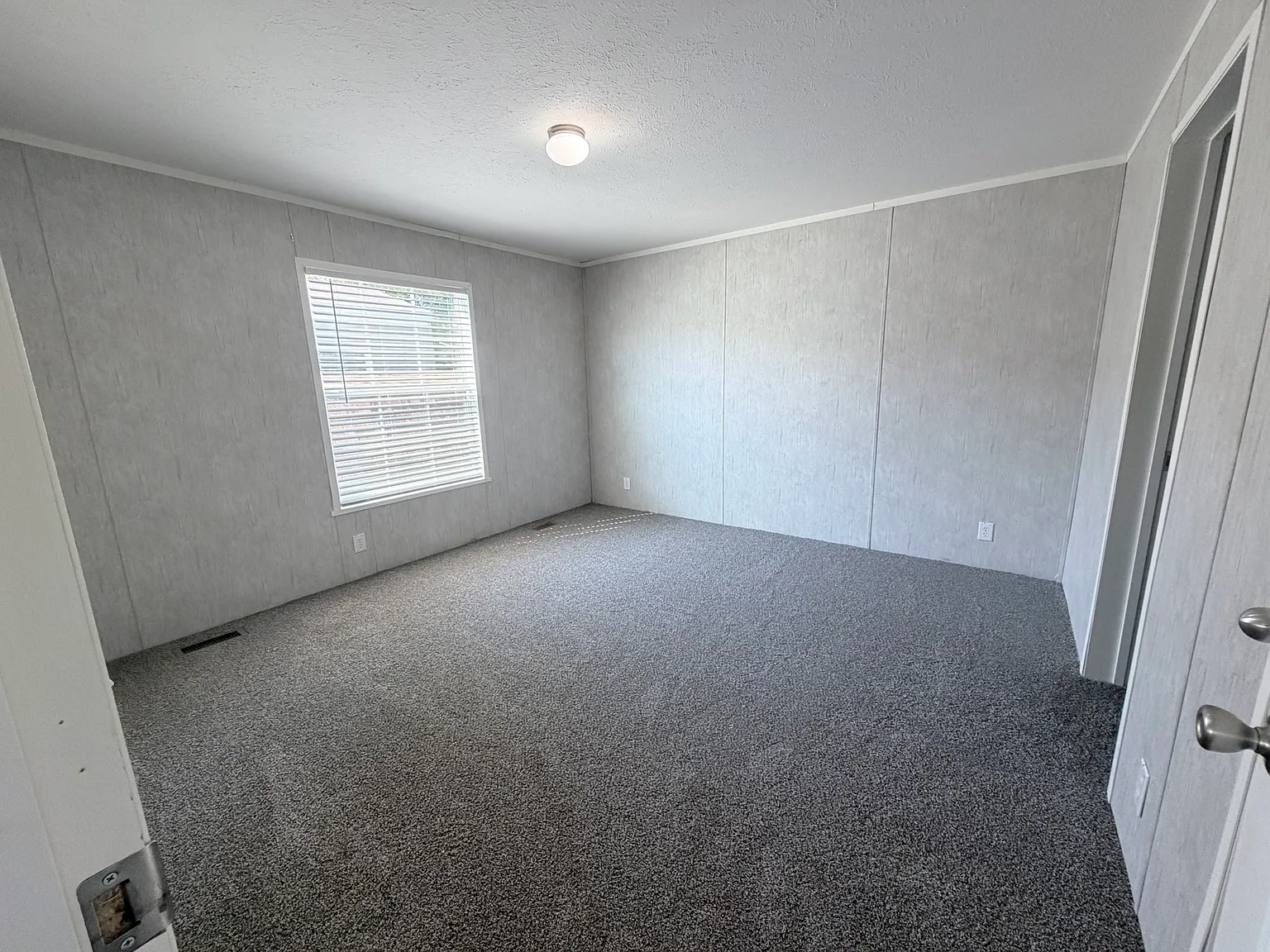 3 bed, 1232 sqft, $1,599 — Photo 3