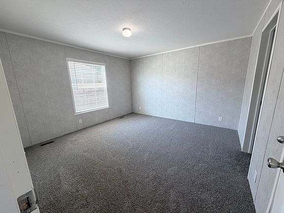 3rd image of 5826 N Belleview Ave