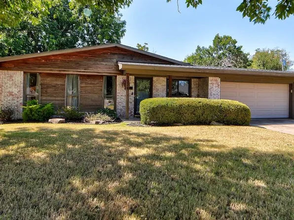 2520 Huntleigh Dr, The Village, OK 73120