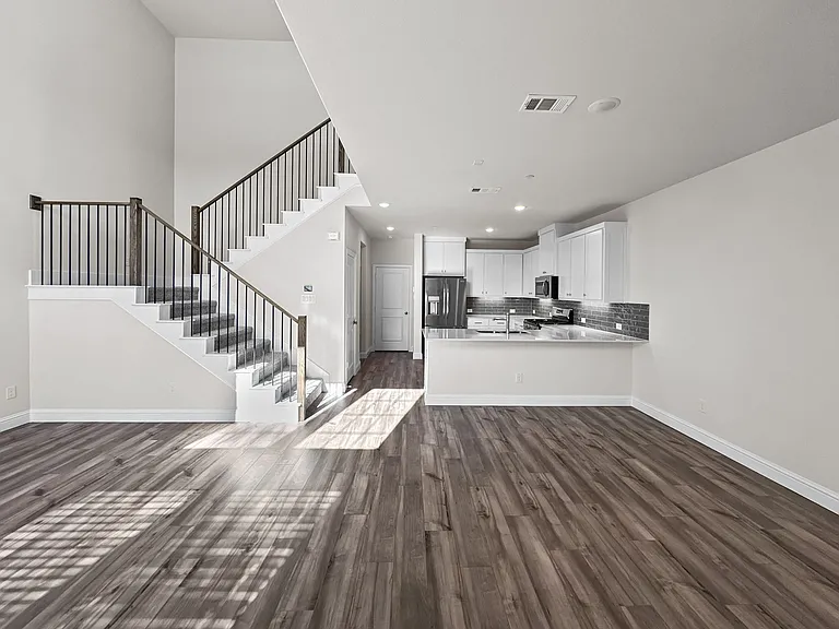 8876 Samara St — Photo 3