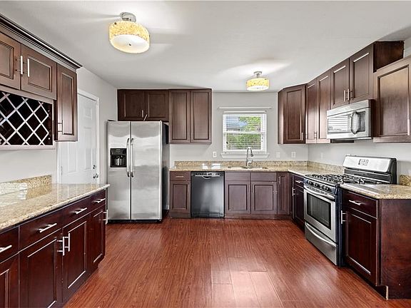 3rd image of 844 Matador Dr