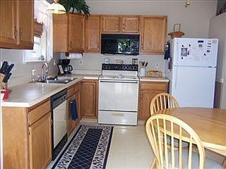 5th image of 890 Barrington Ct