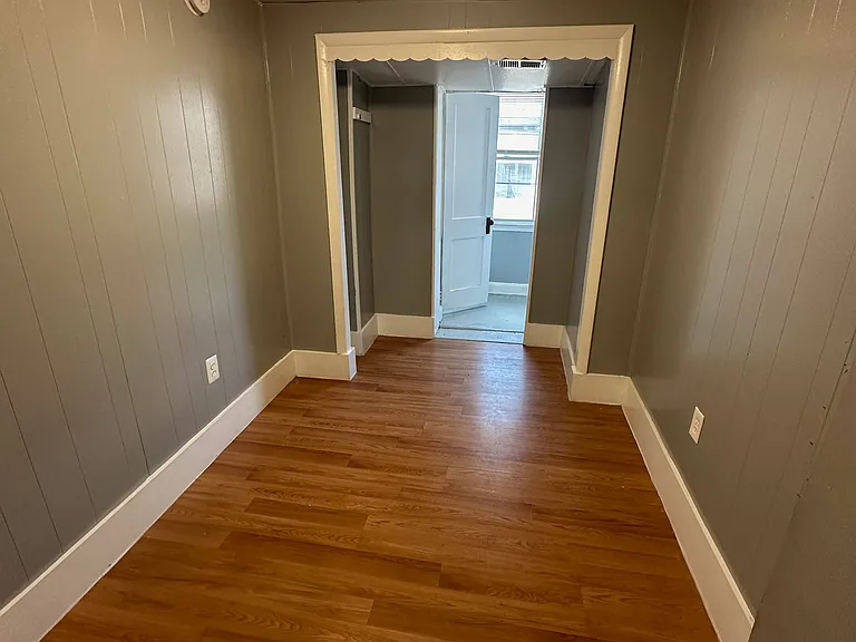 518 N Glover St — Photo 7