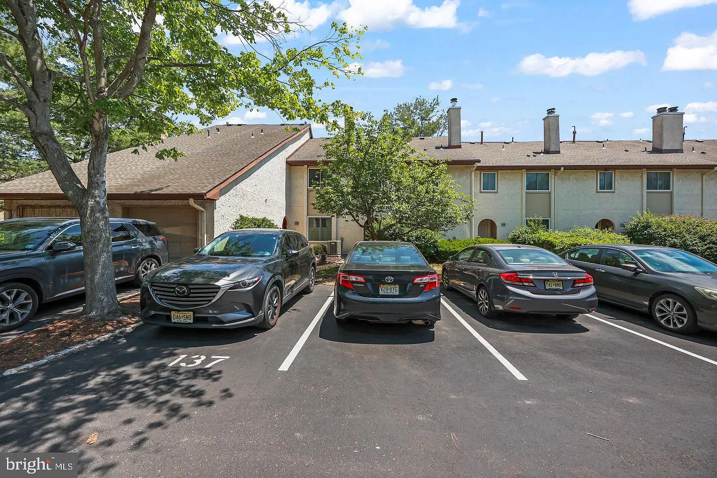 3 bed, 2.5 bath, 1950 sqft, $3,600 — Photo 3