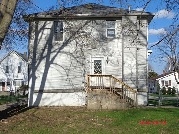 2nd image of 1011 N Oakland Ave
