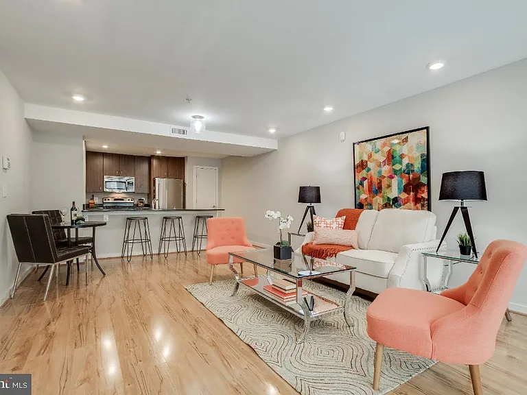 1423 Newton St NW — Photo 2