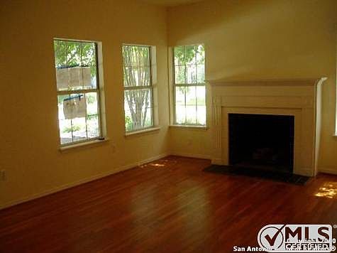 4th image of 406 Corona St