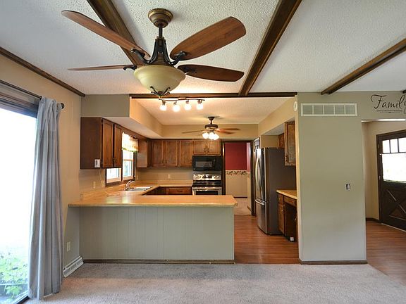 4th image of 2305 Oak Ln