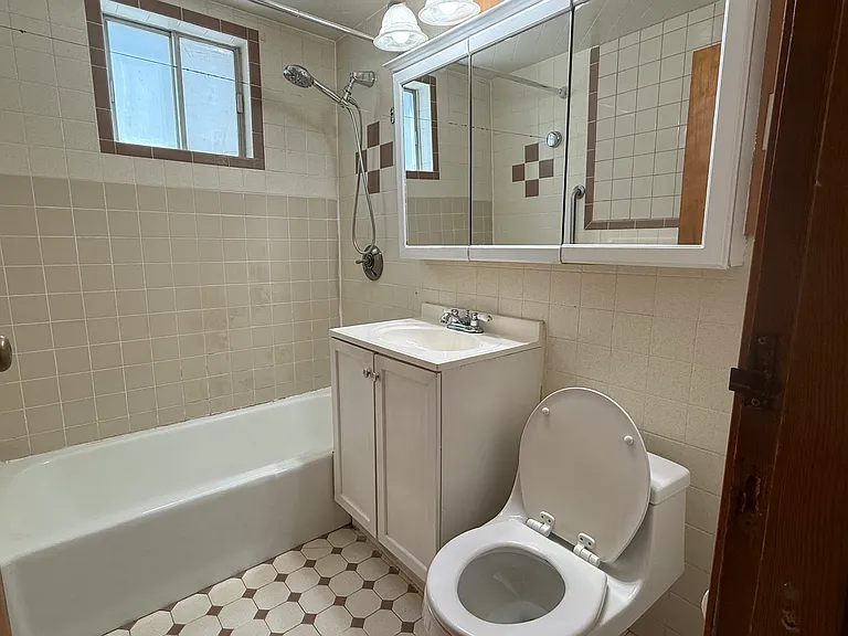 45 Walnut St #1 — Photo 10