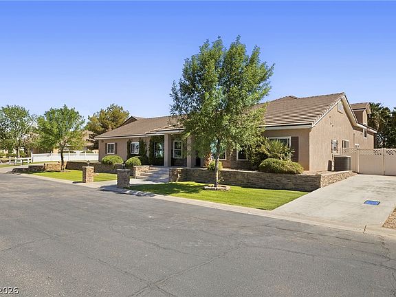 2nd image of 1373 Lake Valley Dr
