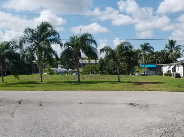 798 SE Seahouse Dr, Port Saint Lucie, FL 34983
