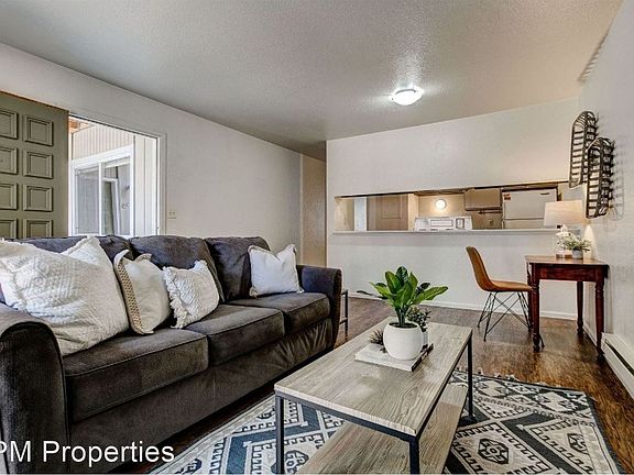 2nd image of 810 7th St Unit 105