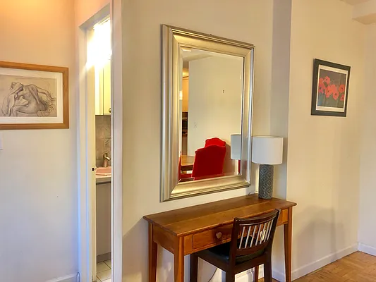 Rented by R New York | media 28