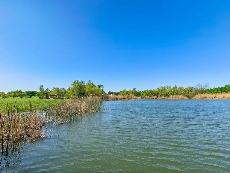 725 Liard River Rd — Photo 27