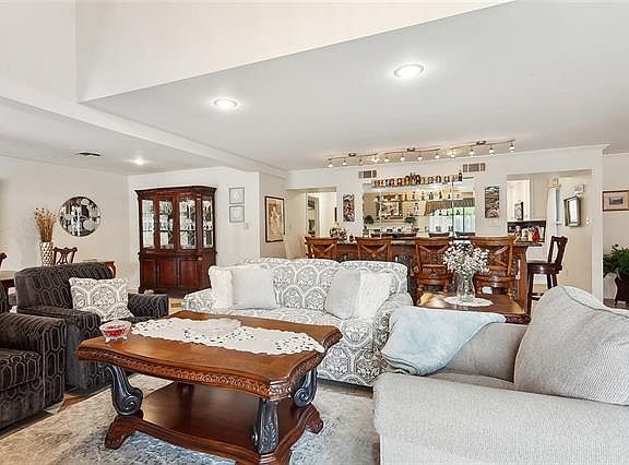 5th image of 4605 N Turnbull Dr