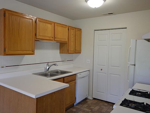 3rd image of 330 Wethington Dr Unit C