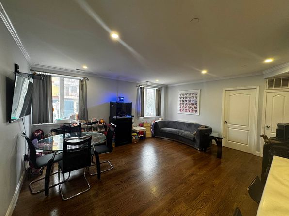 1762 E 19th St APT 1A