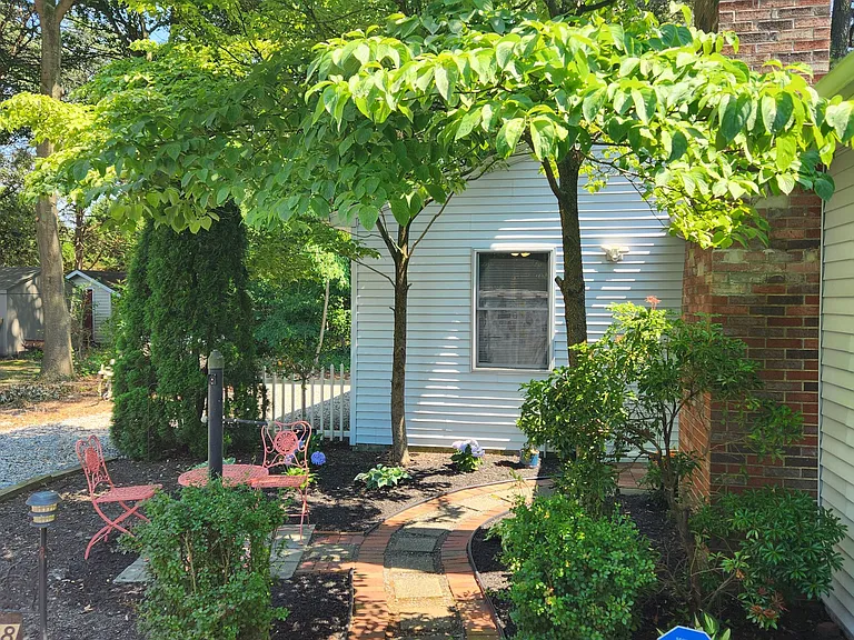 7518 Rivershore Dr #1 — Photo 1