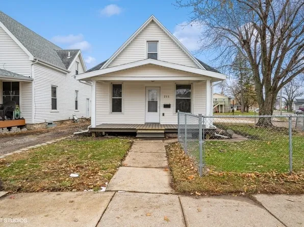 211 14th Ave SW, Cedar Rapids, IA 52404