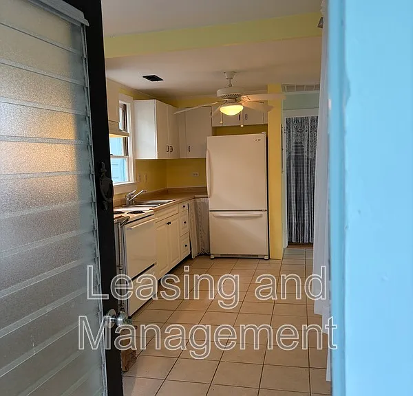 2056 Saint James Dr #COTTAGE — Photo 3