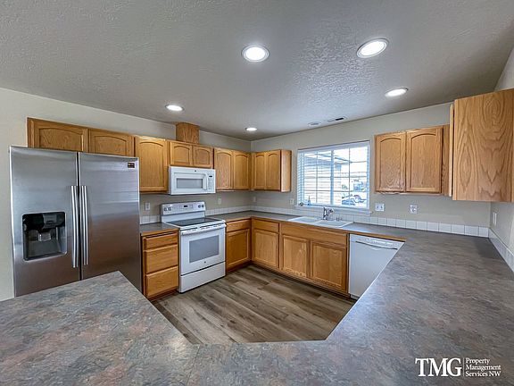 3rd image of 6308 Del Mar Ct