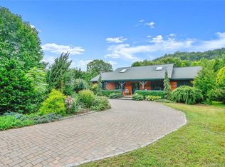541 Quaker Farms Rd, Oxford, CT 06478