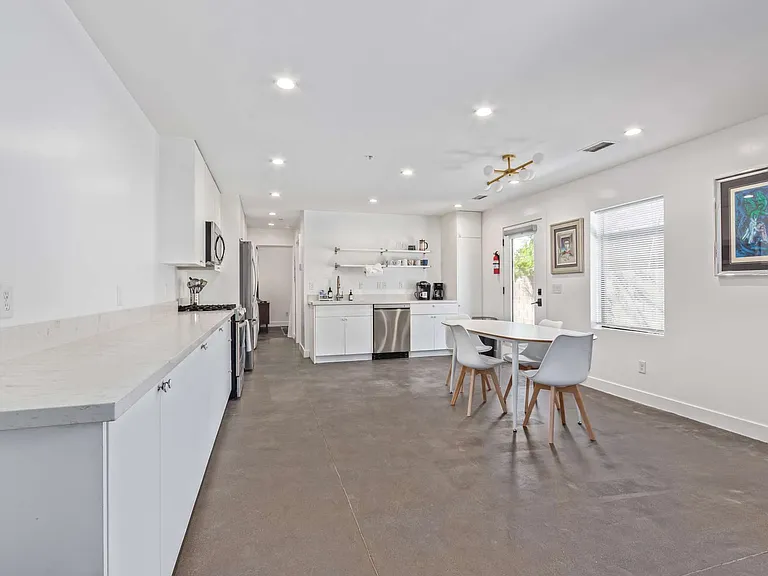 1017 E Garfield St #B — Photo 6